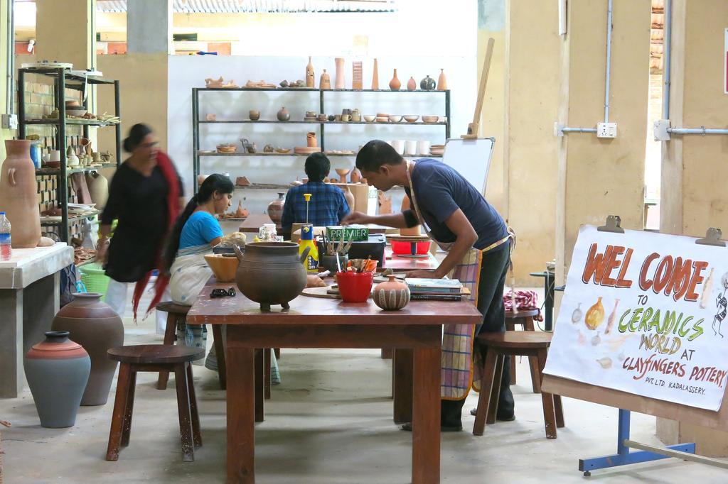 Clayfingers Art Cottage Thrissur Szoba fotó